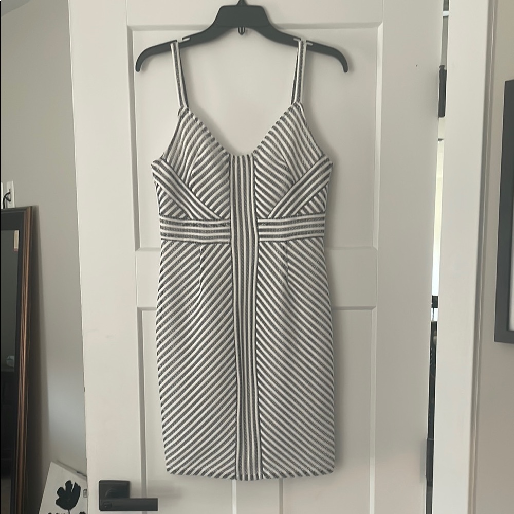 Design Lab Lord & Taylor Black and White Sheath Mini Dress